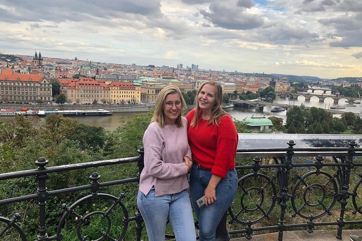 Visite panoramique en scooter de Prague, pour deux (audioguide)