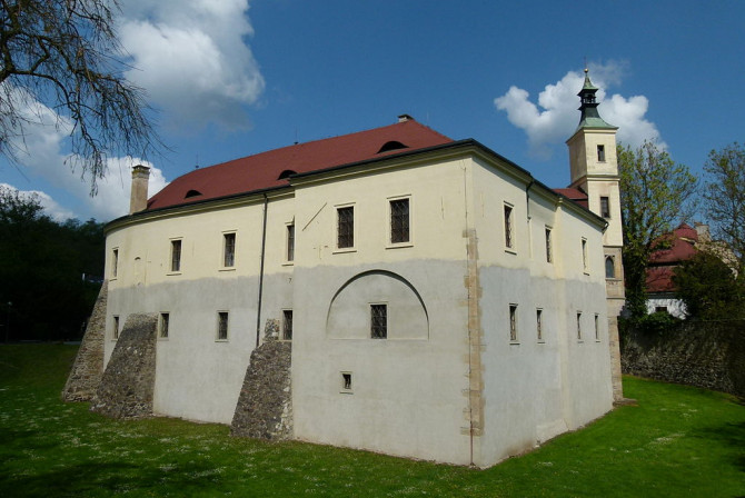 Roztoky Castle near Prague
