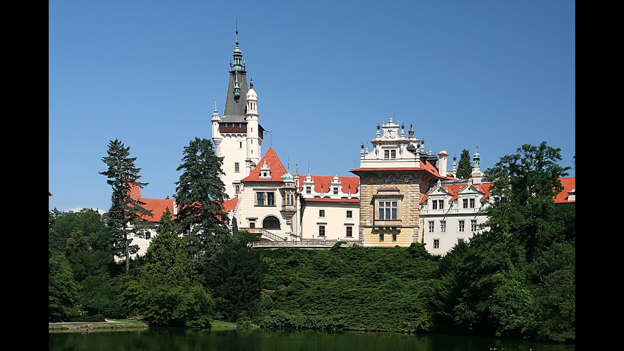 Tour in scooter dei castelli cechi per 1 giorno. La Via Orientale. (audio-guida)