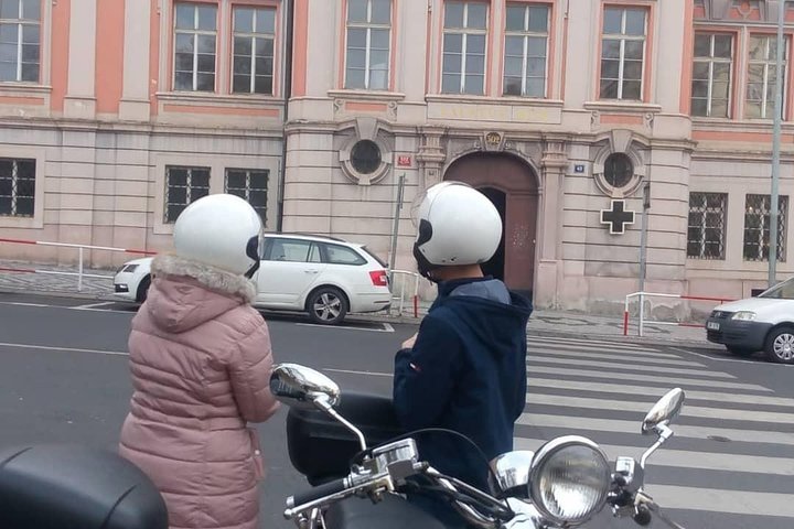 布拉格大型摩托車之旅，兩人（語音導覽）