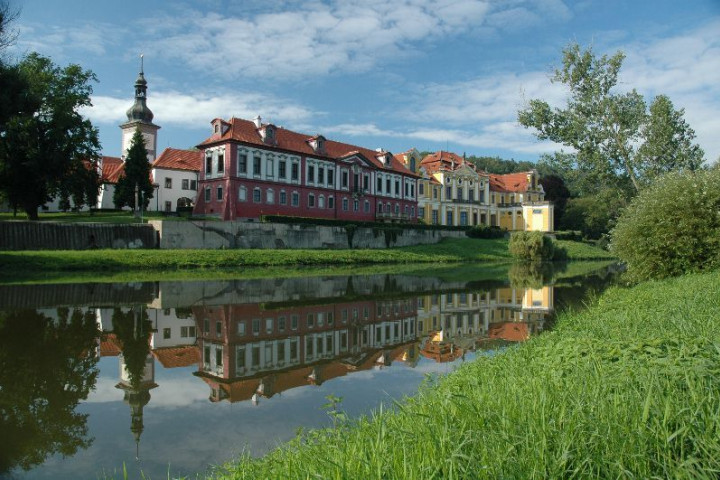 Czech Castles Scooter Tour for 1 day. The South Way. (audio guide)