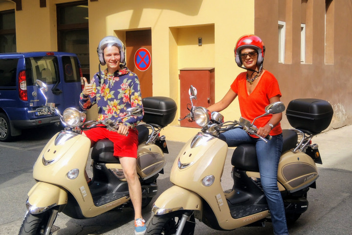 Passeio de Scooter pelos Castelos Tchecos por 1 dia. O Caminho do Sul. (guia de áudio)