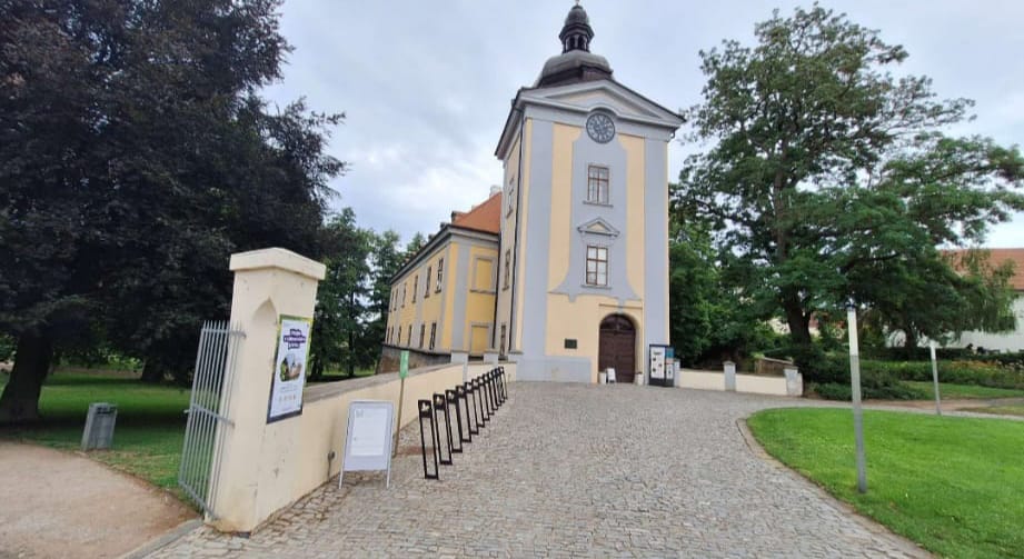 Czech Castles Scooter Tour for 1 day. The North Way.  (audio guide)