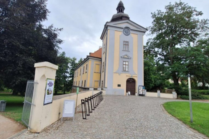 Czech Castles Scooter Tour for 1 day. The North Way.  (audio guide)